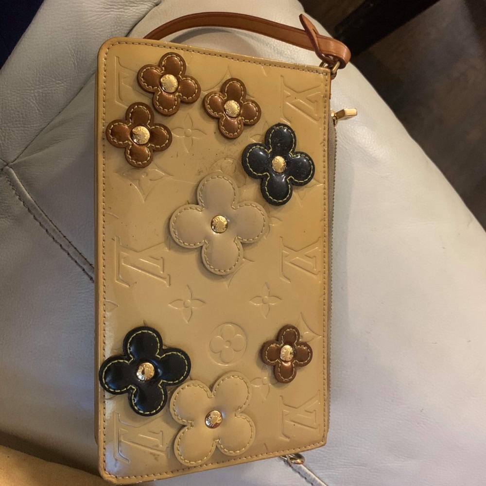 Vintage Louis Vuitton Wristlet- Vernis Lexington Pouchette